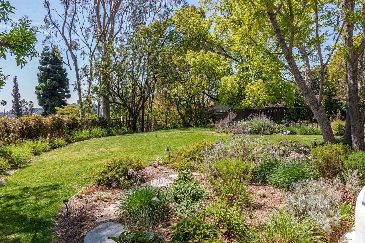233 Hillside Rd