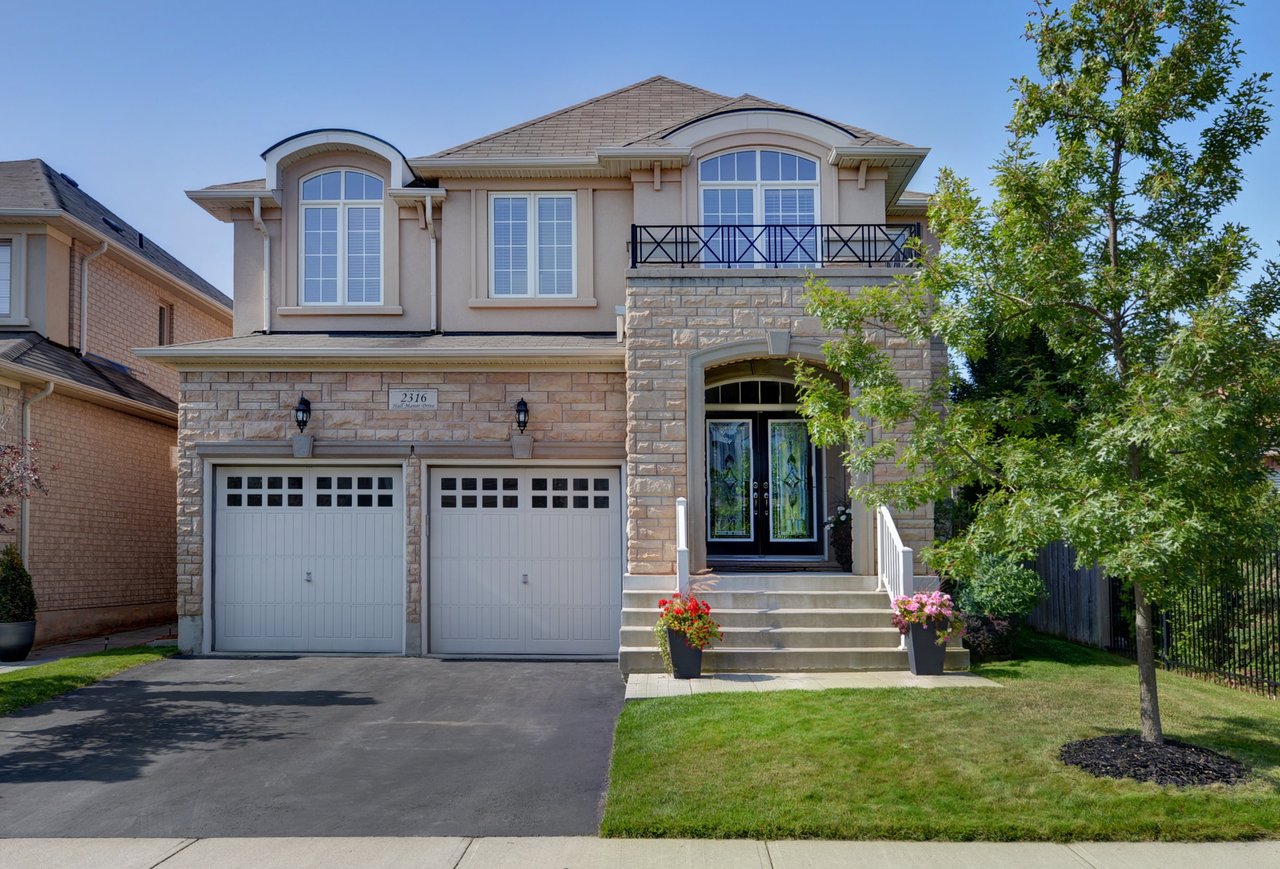 2316 Hall Manor Dr