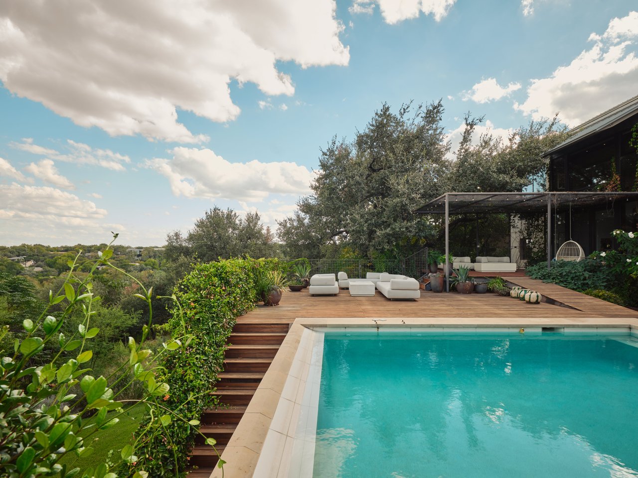 STRATFORD HILLS ARCHITECTURAL LANDMARK