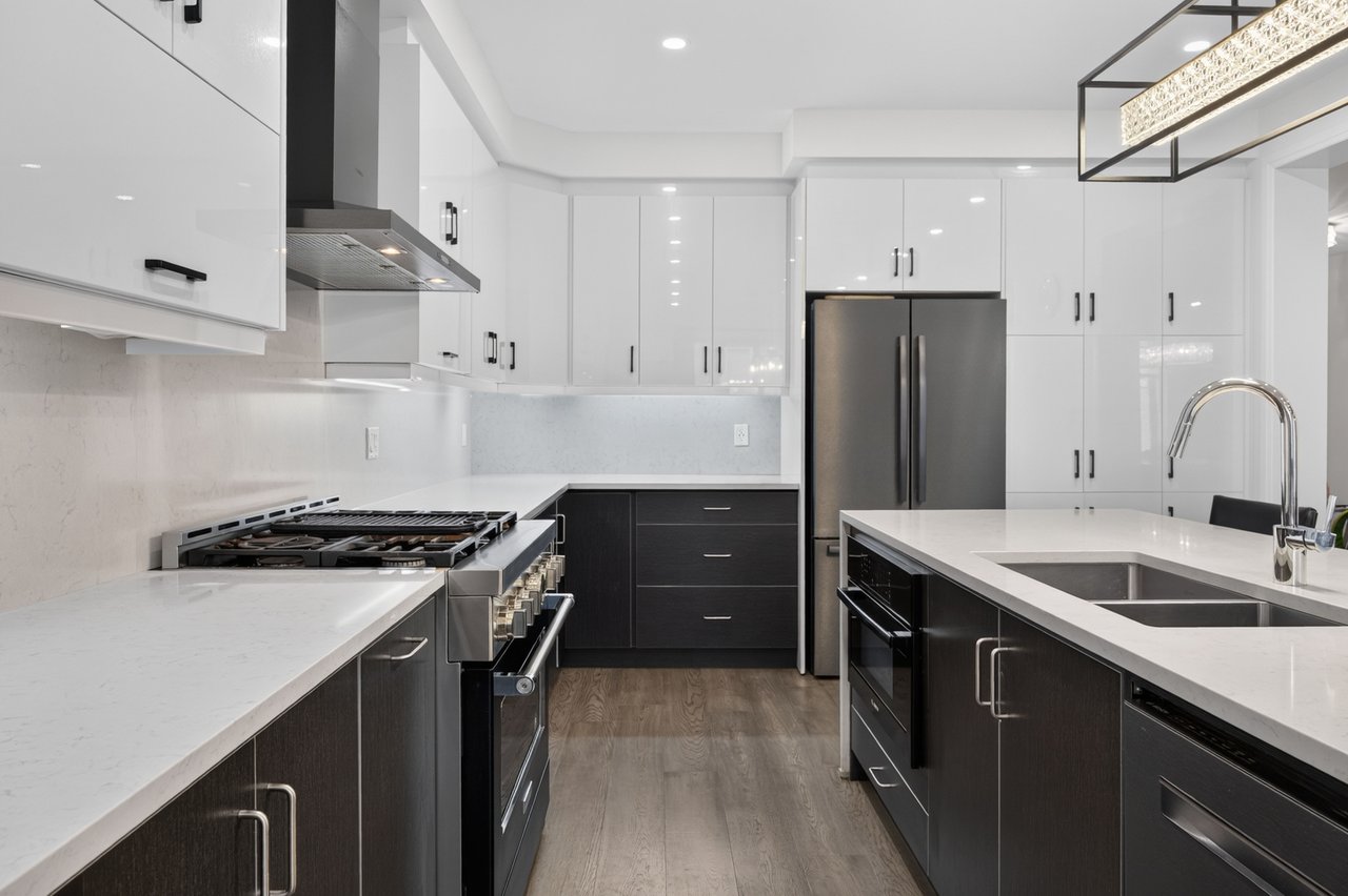 3364 Vernon Powell Drive, Oakville