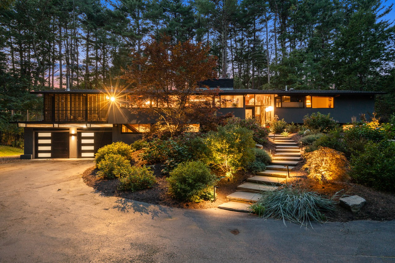 127 Commerford