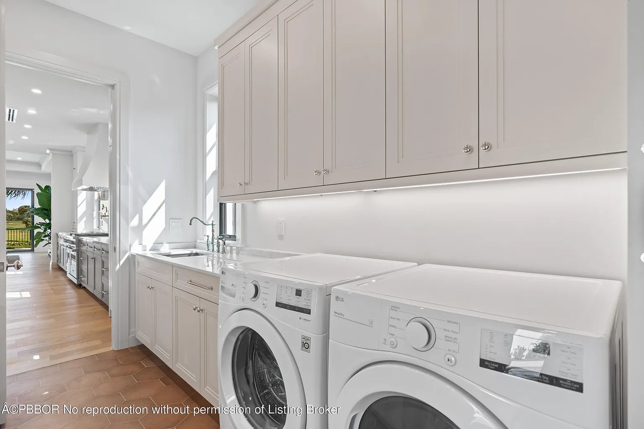 541 Greenway Dr, North Palm Beach, FL 33408