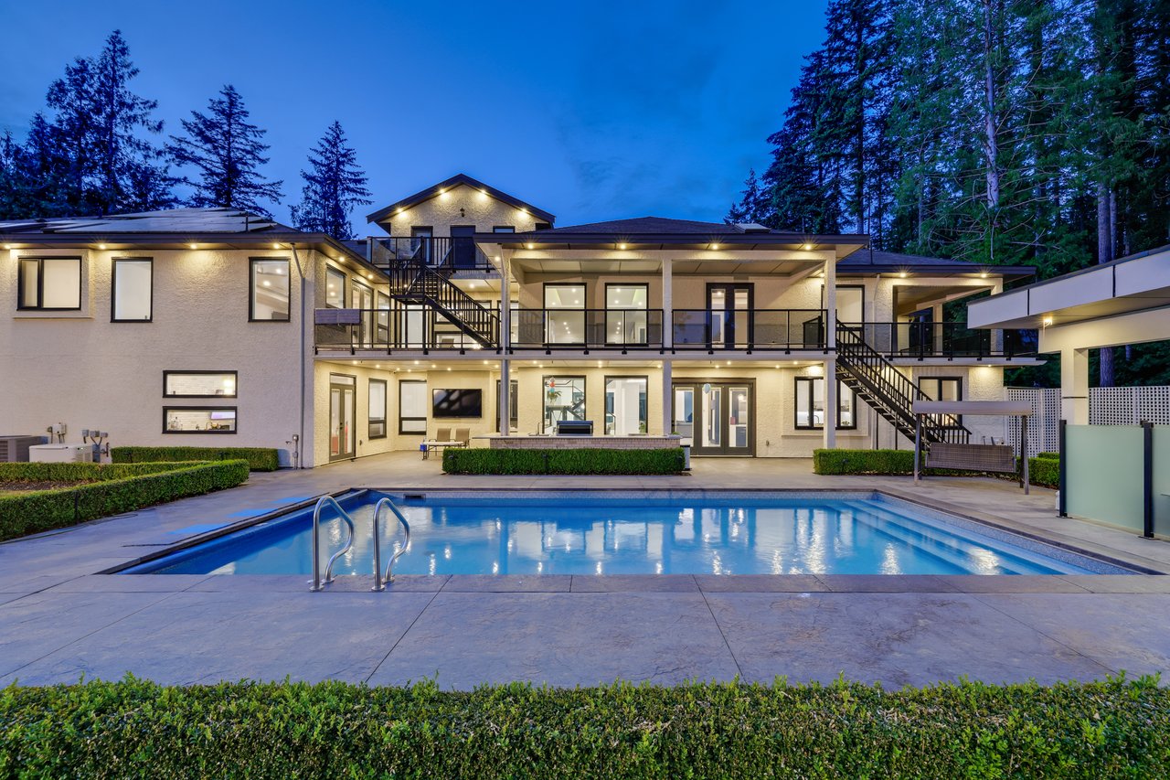 2.5 Acre Luxury Estate