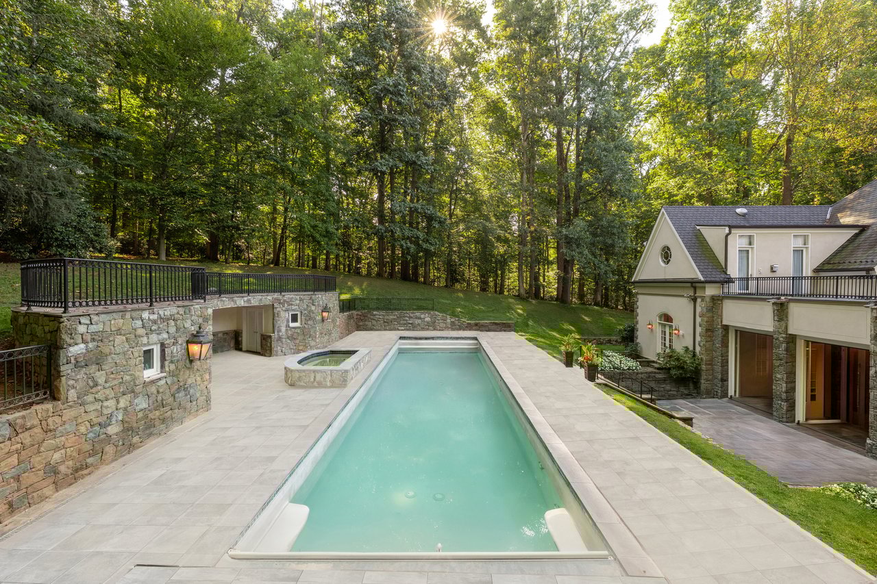11218 River View Drive