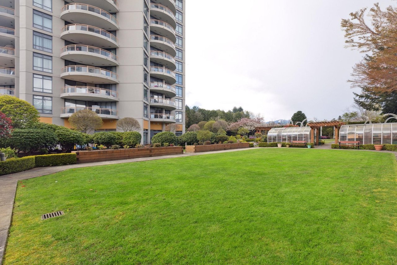 803-4425 Halifax Street, Burnaby