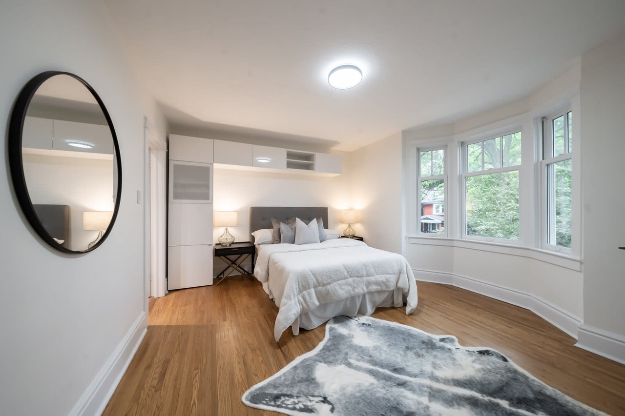 223 Indian Rd Cres