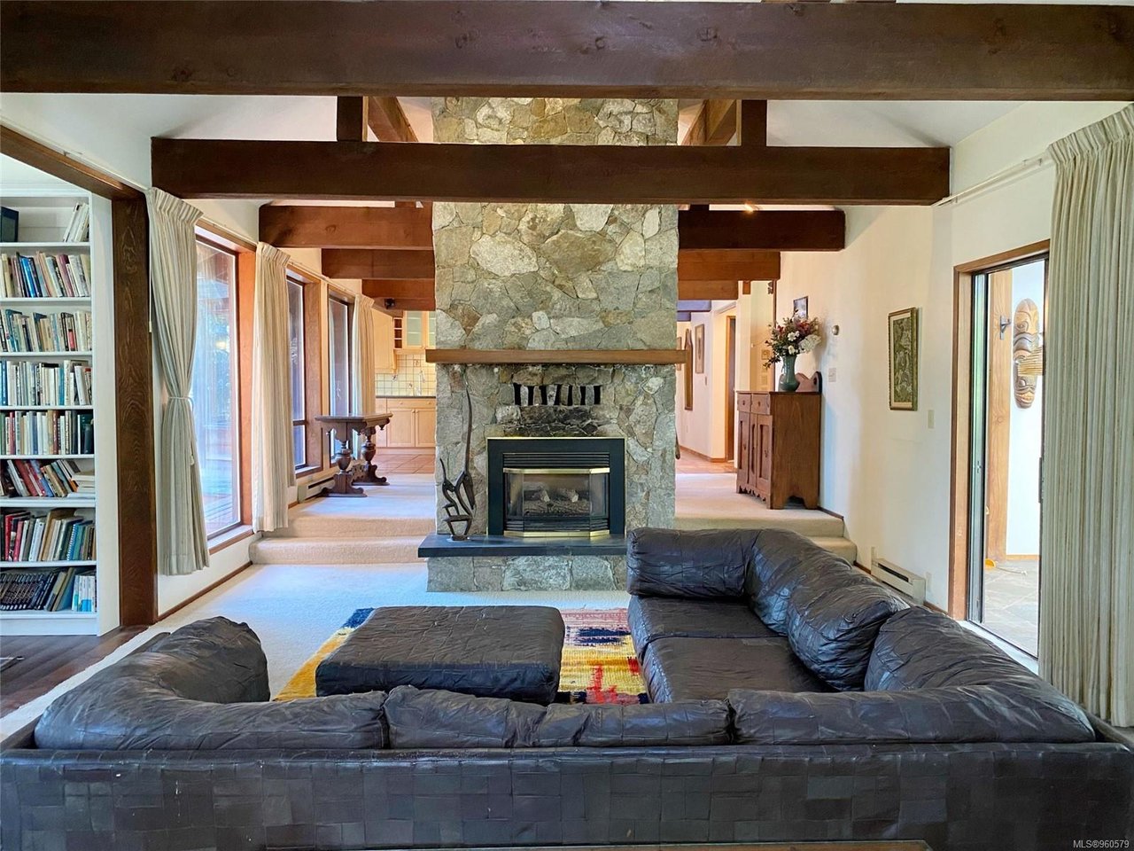 221 Wilkie Wy