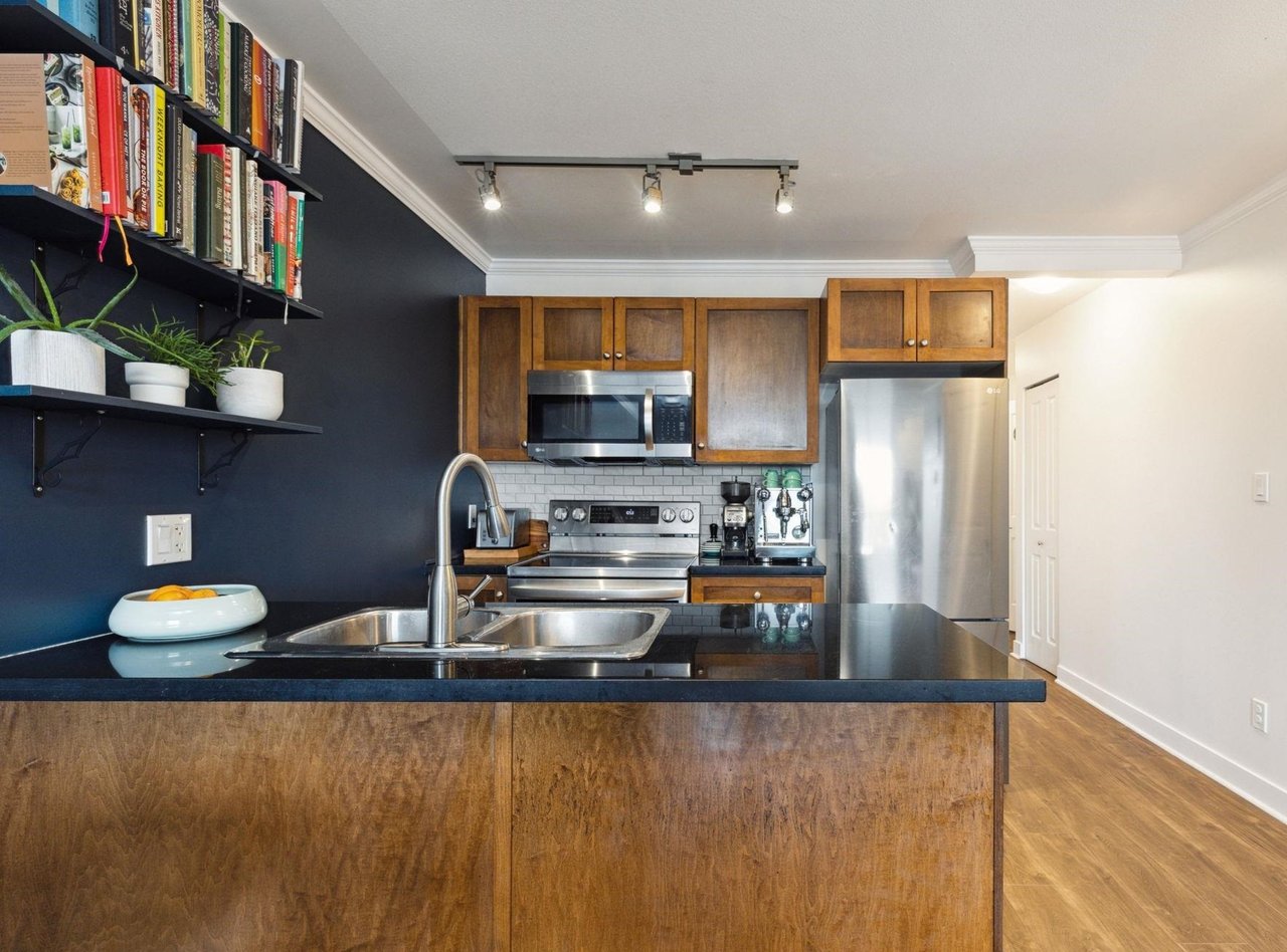 PH5-2265 E Hastings St