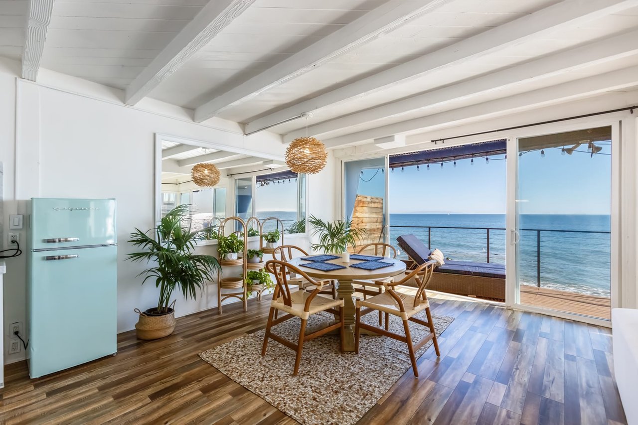 MALIBU BEACH HOUSE 50