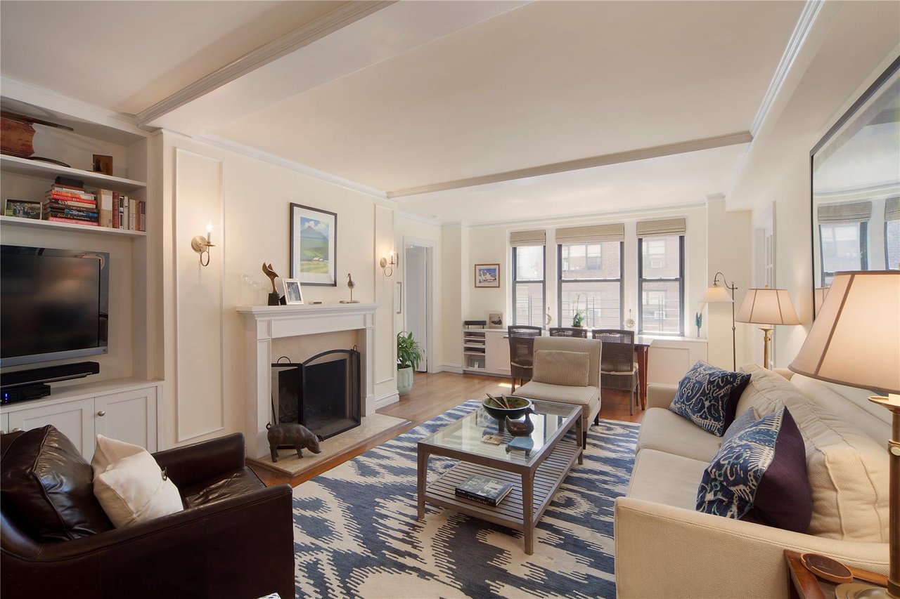 225 E 73rd St, 1H