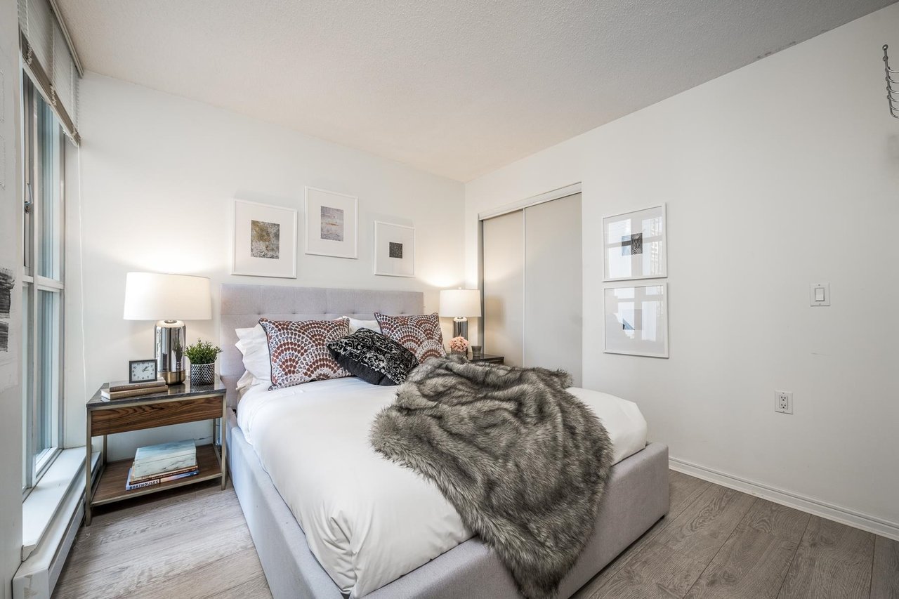 702-1068 Hornby Street, Vancouver