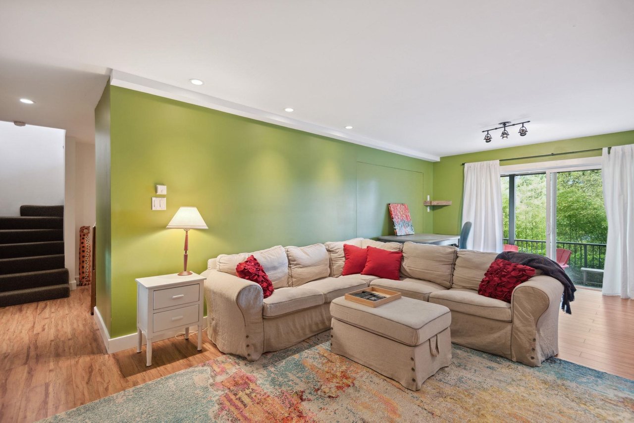 1253 Bracknell Cres