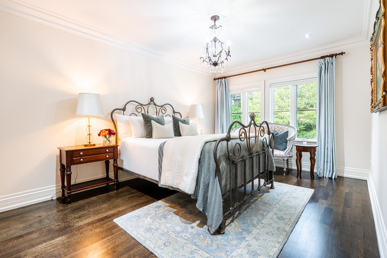 275 Glen Manor Dr E