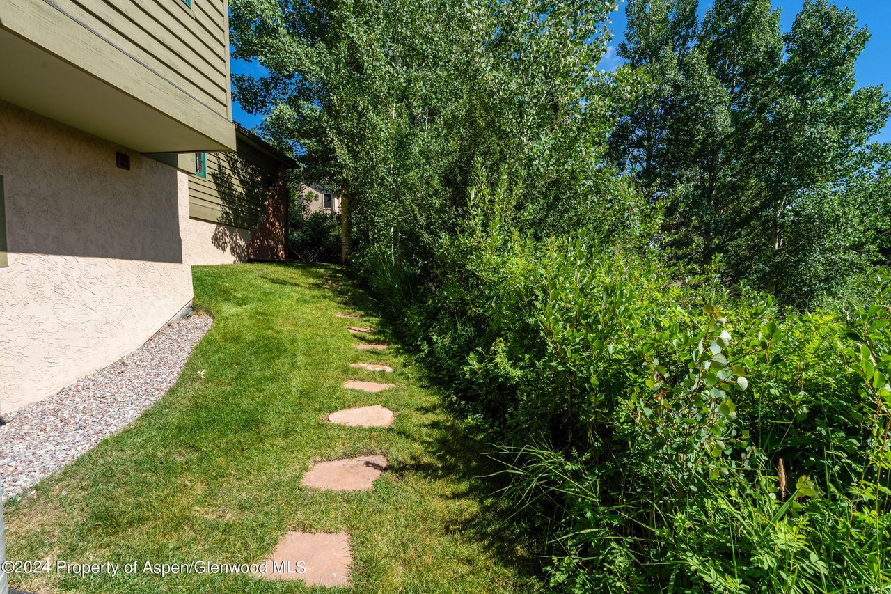 75 Terrace Lane