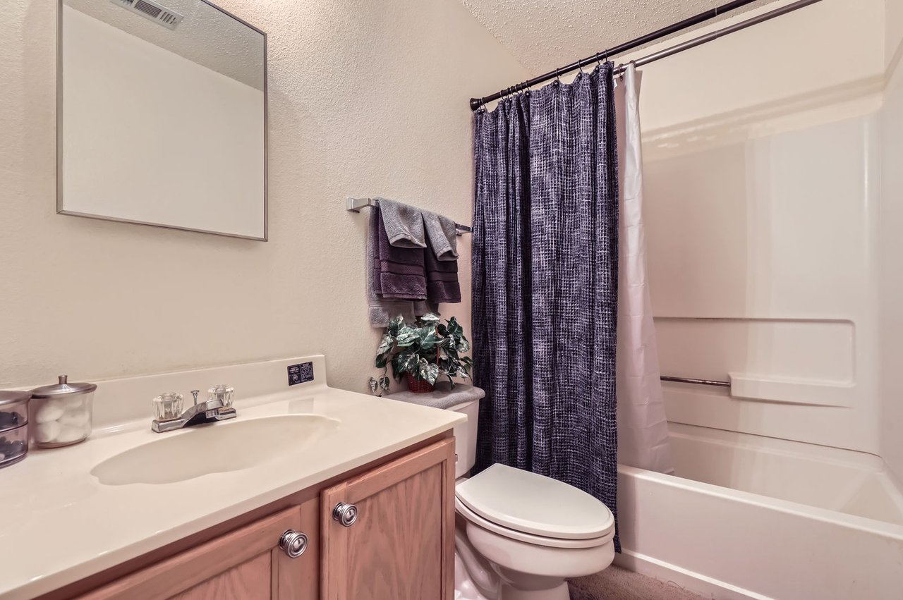 15300 lola Cove