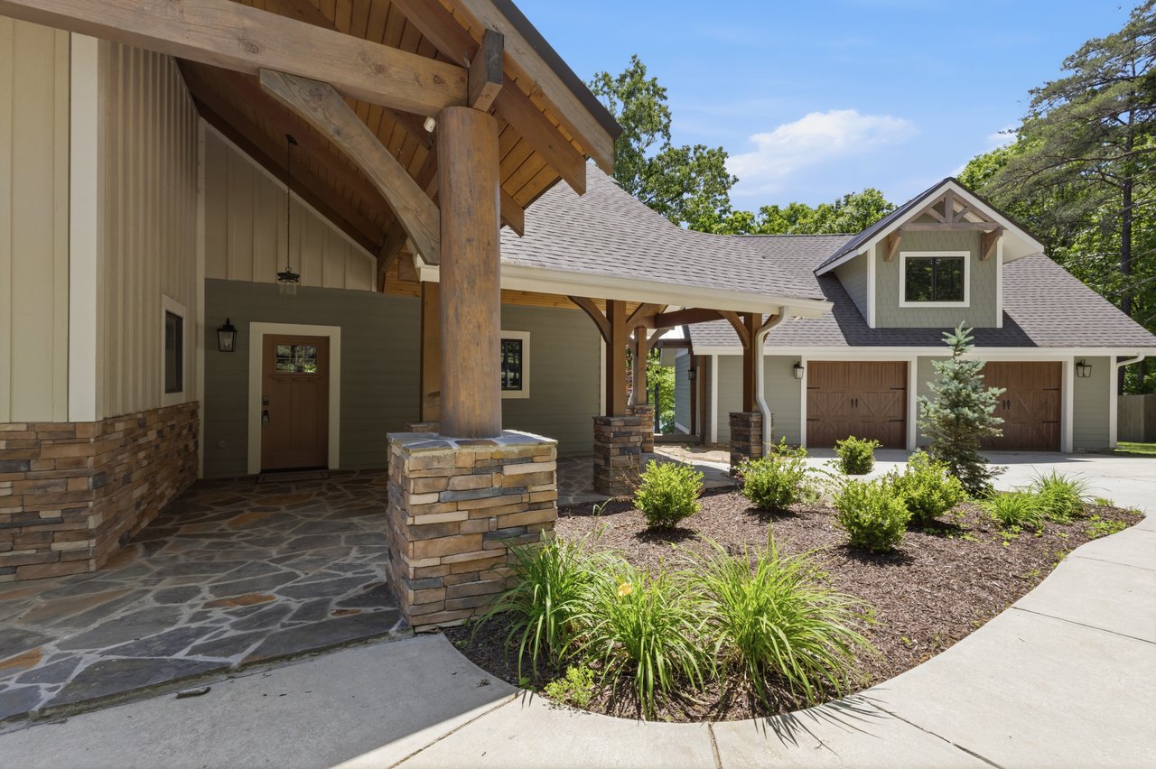 722 Hemlock Ln