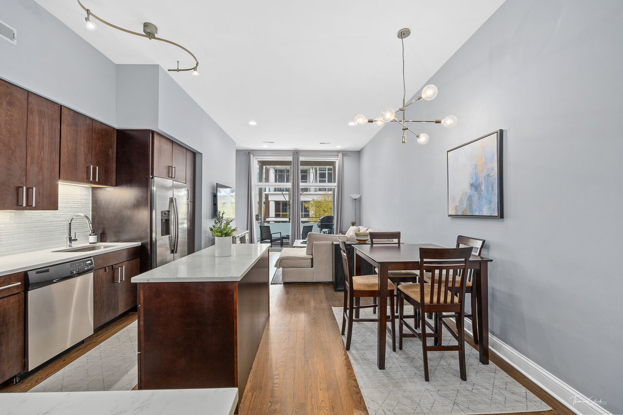 939 W Madison Street Unit: 301