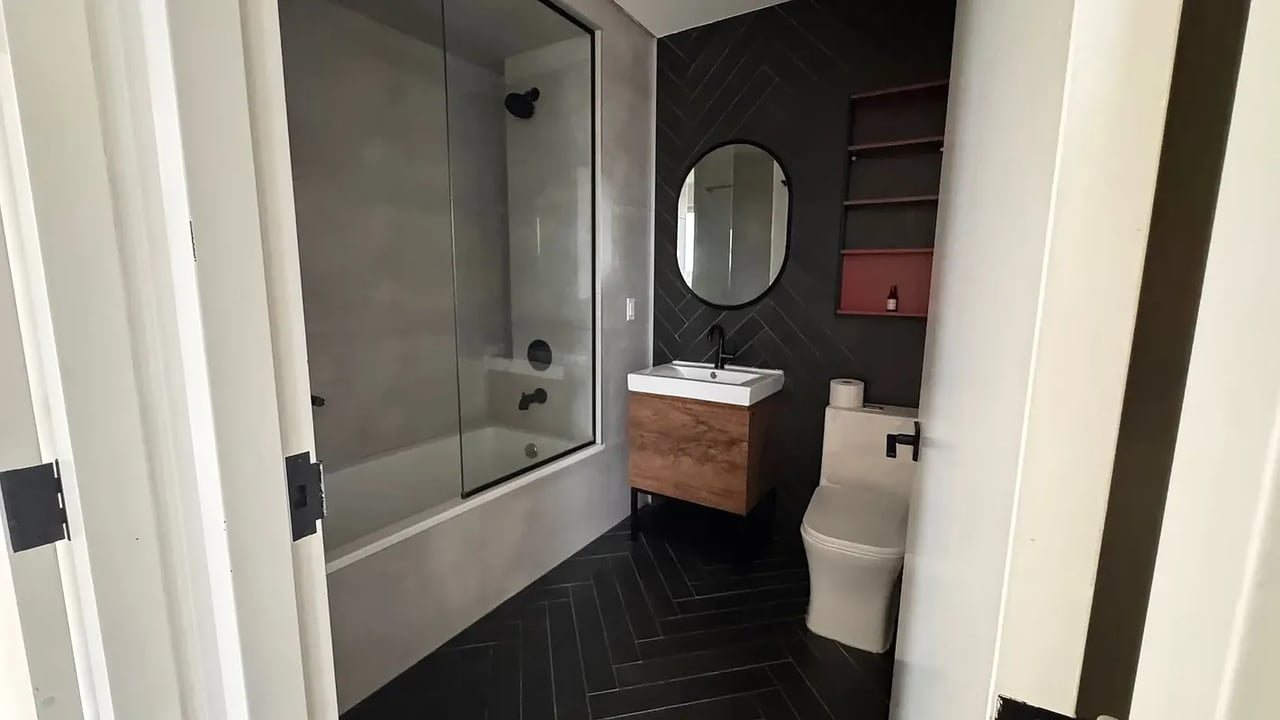 824 Lexington Avenue 3I