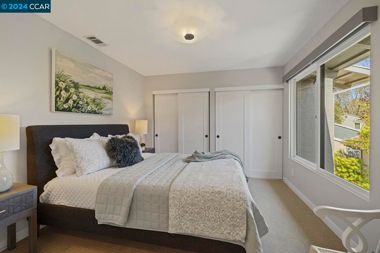 10 Doral Dr