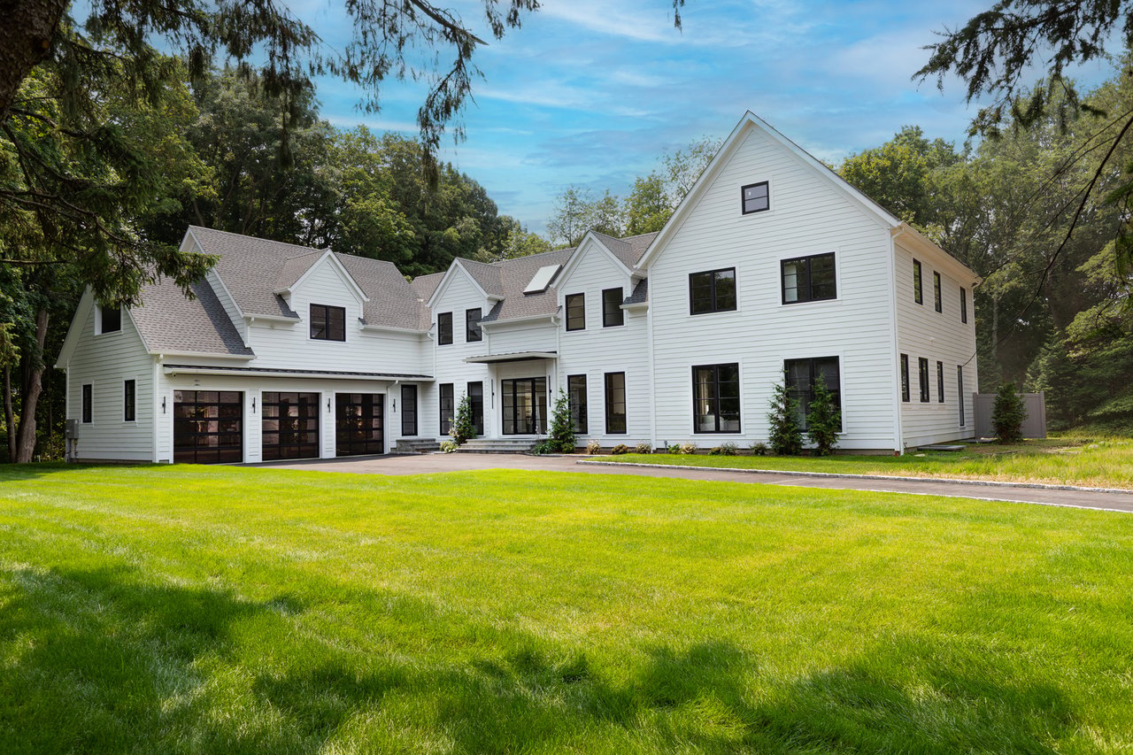 11 Wake Robin Road