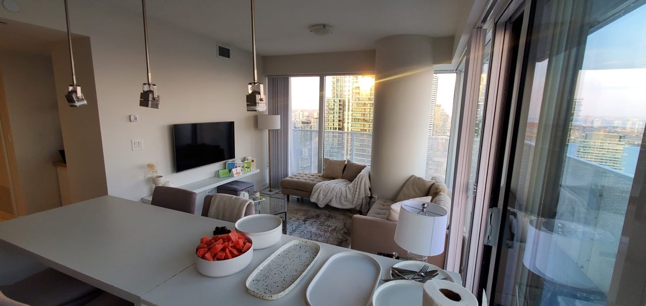 Luxurious Panoramic View Unit