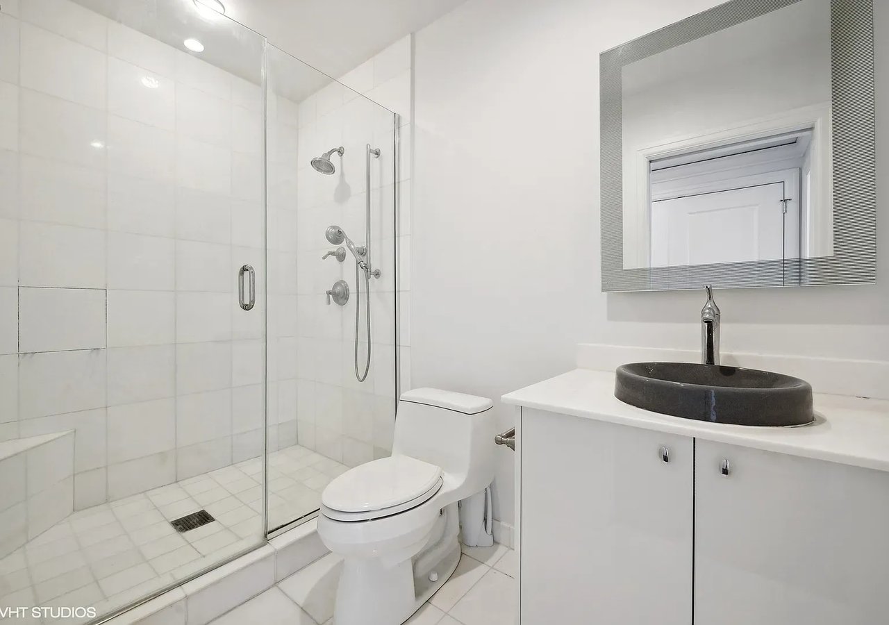 11 E Walton St APT 3101