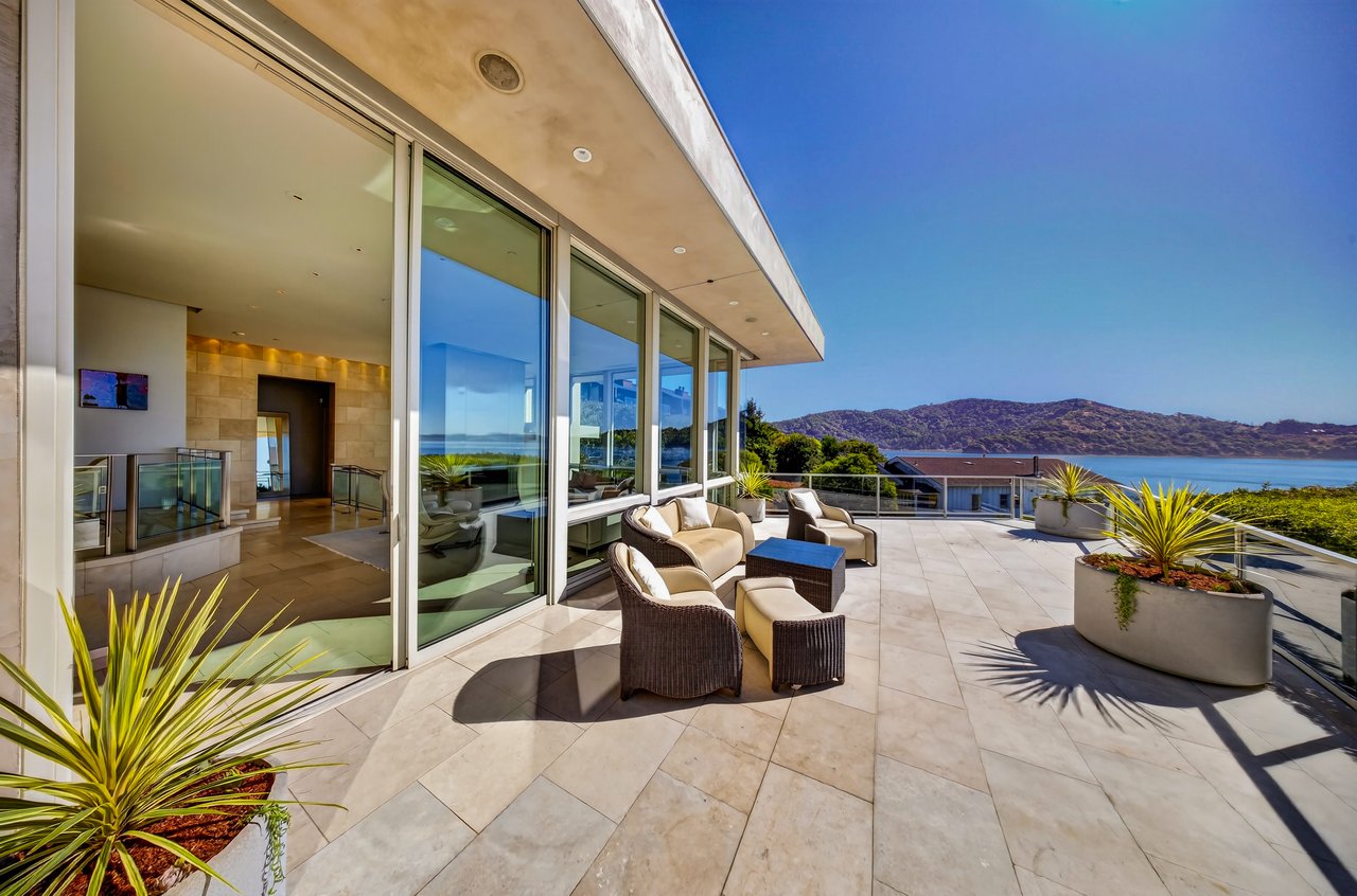 Dramatic Contemporary Architecture and Golden Gate Bridge Views
