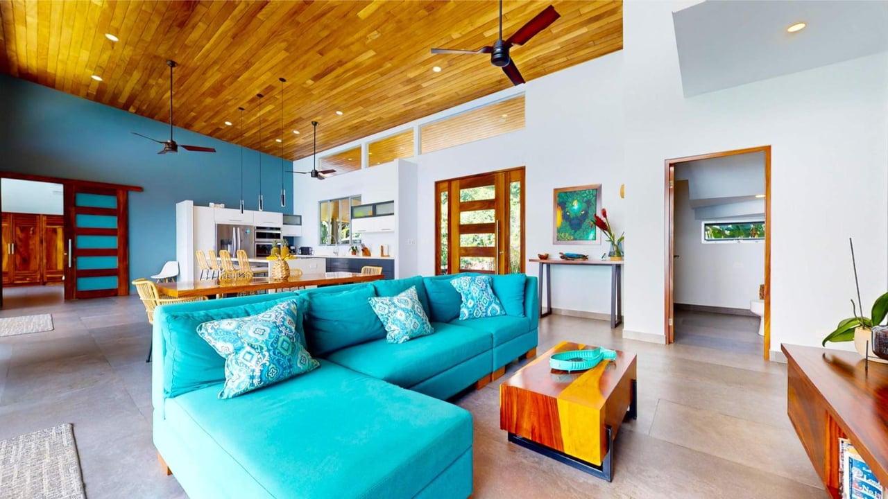 Contemporary Infinity Pool Home, Dominical, Puntarenas