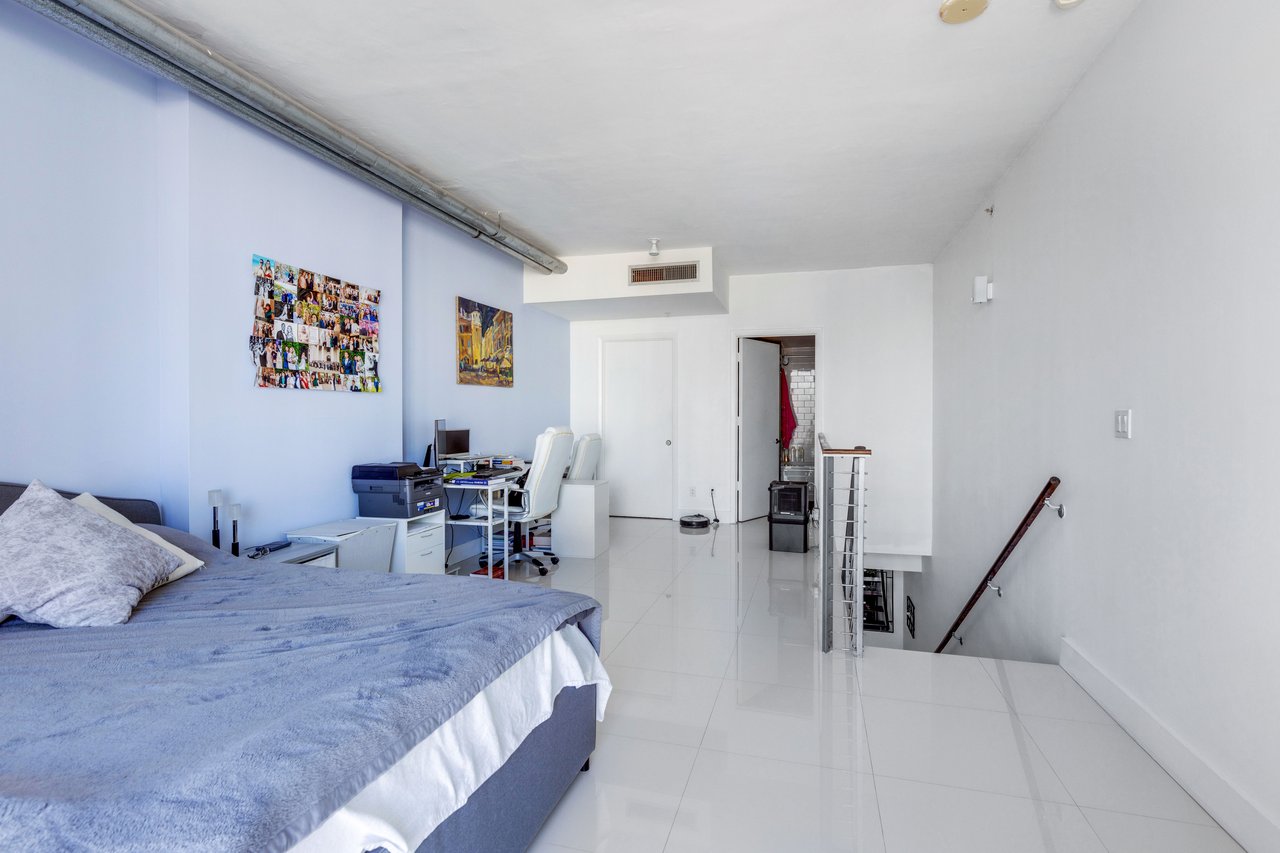 690 SW 1st #2308 Miami FL-33130