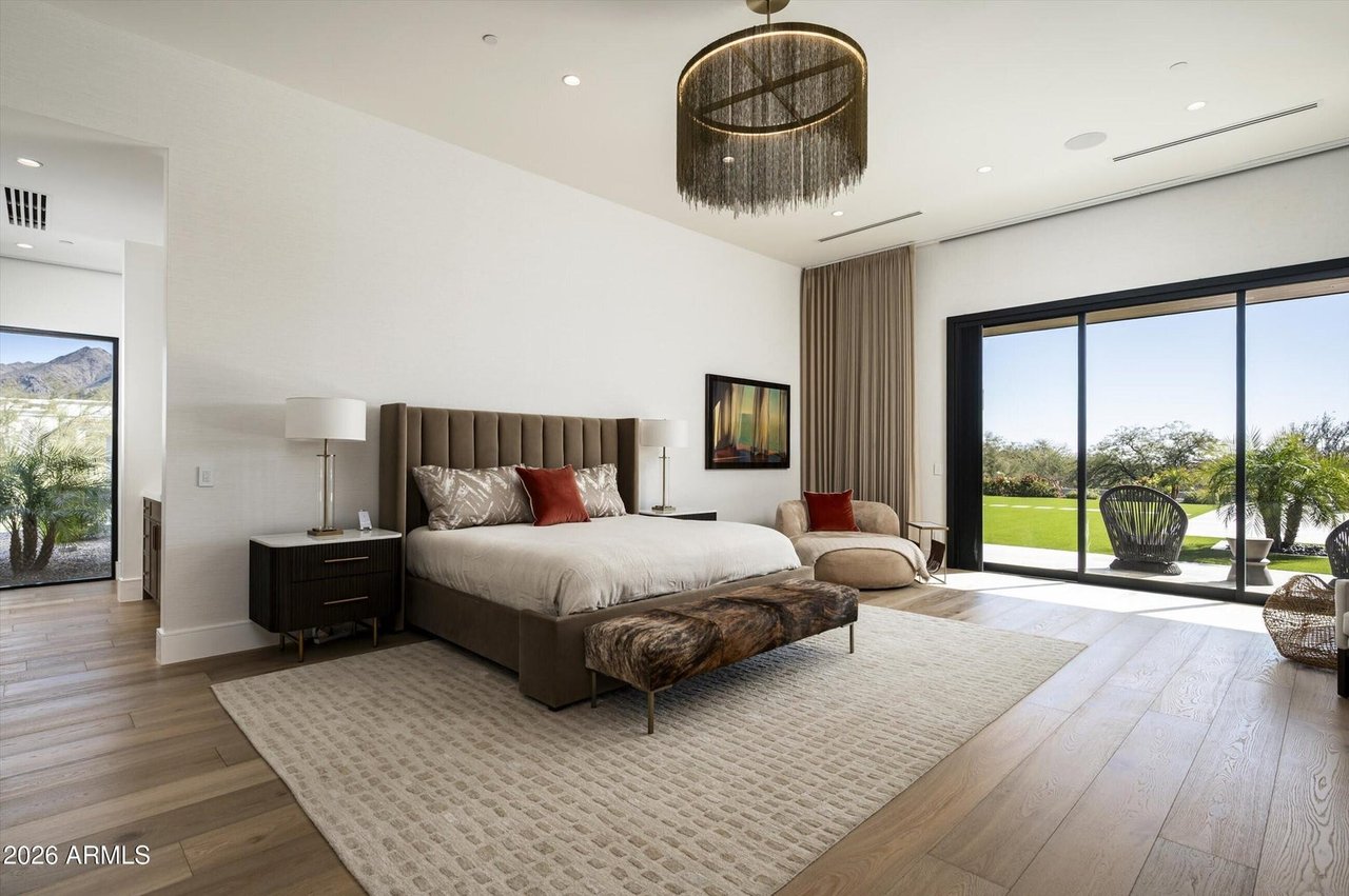 9245 E RIMROCK Drive