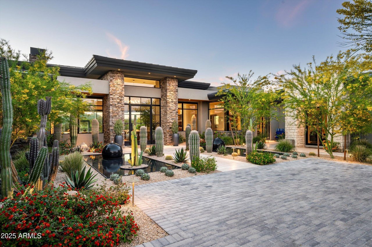 8328 E WHISPER ROCK TRL