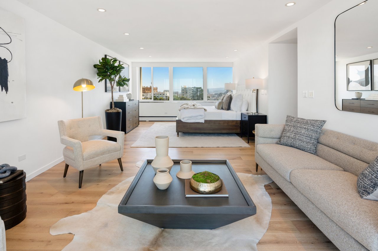 3-Bdrm View Apartment at 1080 Chestnut