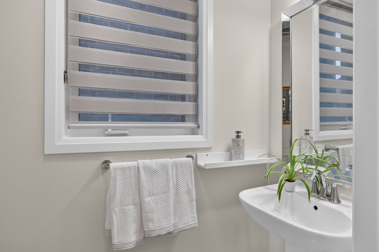 3364 Vernon Powell Drive, Oakville