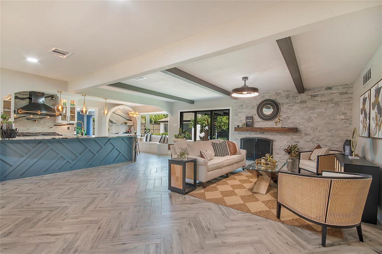 3707 Alta Vista Lane