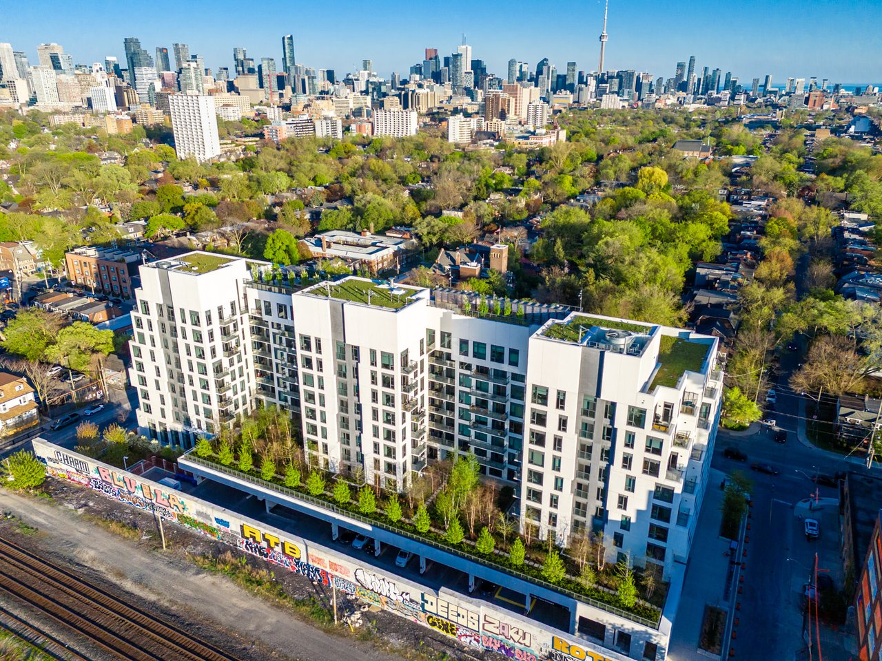 A Grande Penthouse In The Annex
