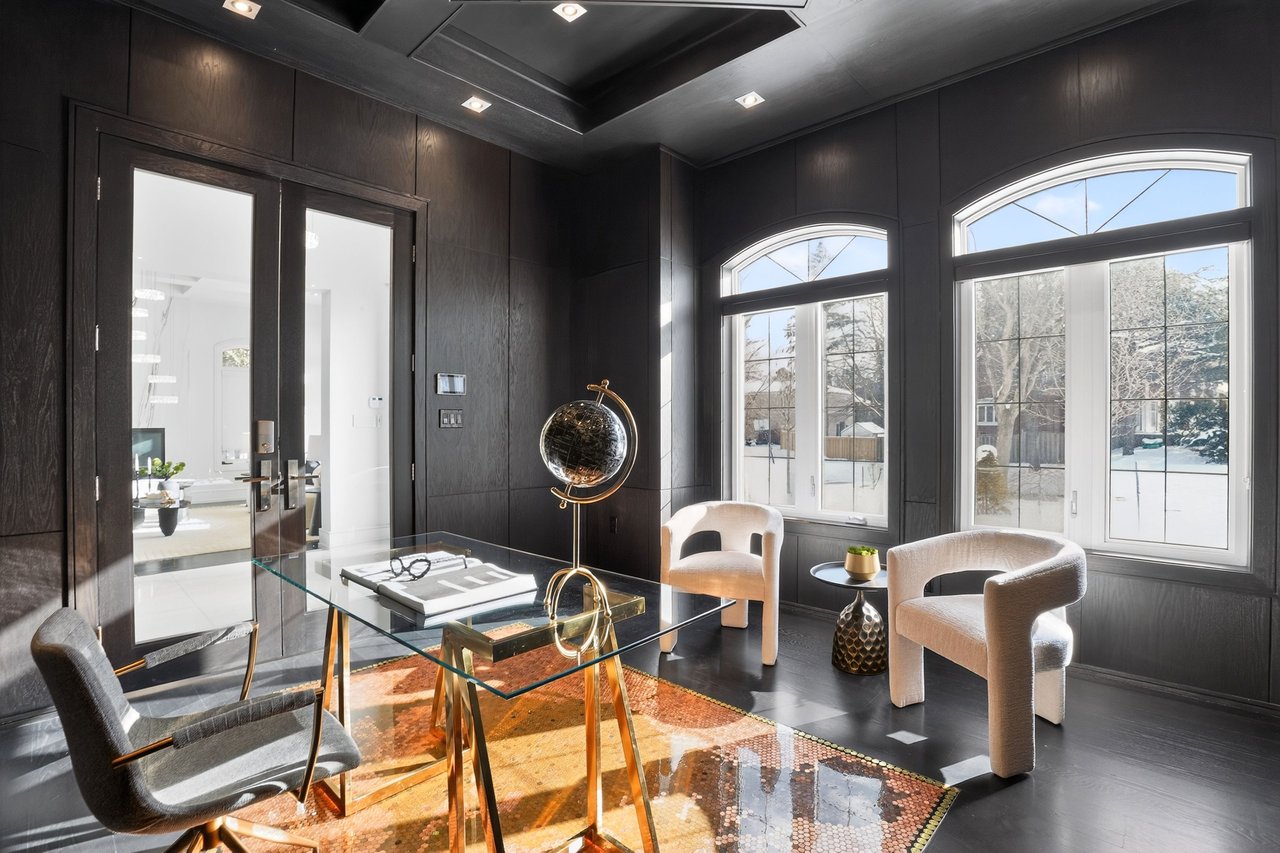 Located In The Prestigious St. Andrew-Windfields