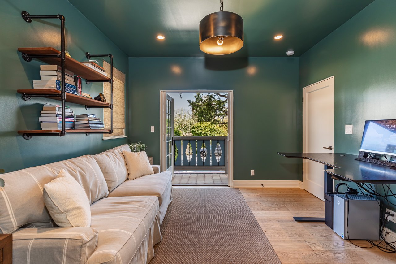 233 Hillside Rd