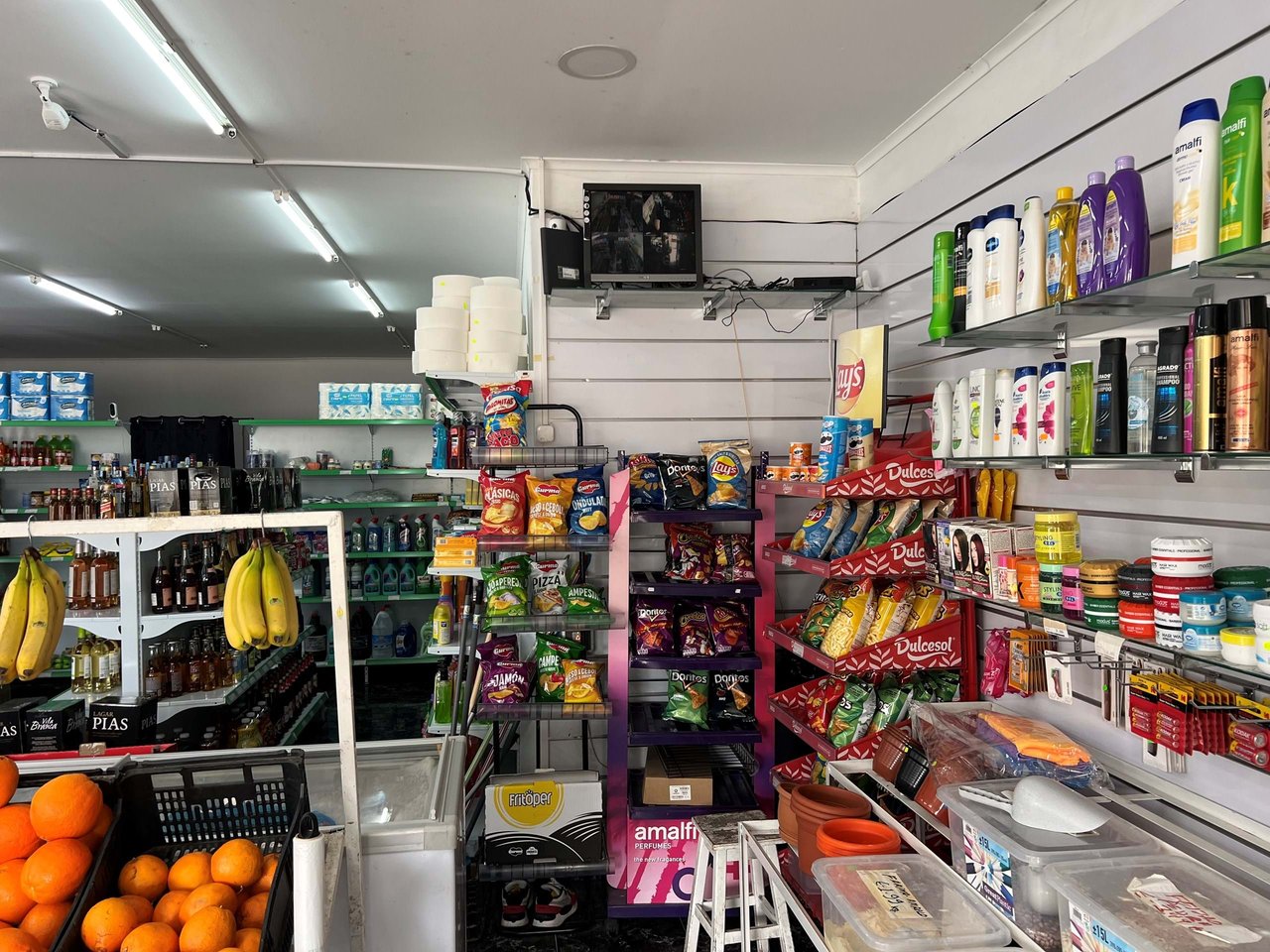 Prime Commercial Space Near Lisbon – Tenant in Place – 5% Annual Return