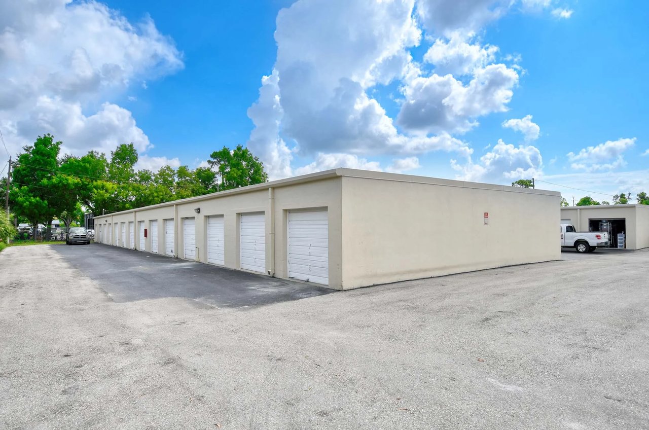 2243/2245 Bruner Lane