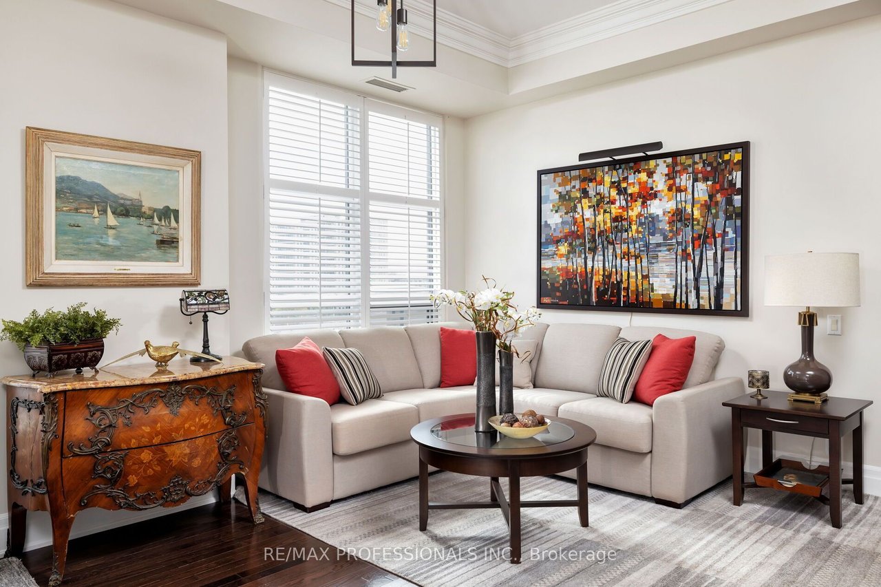 CONDO LIVING IN LUXURY 