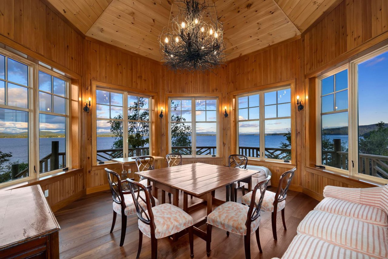 2226 Lake Shore Road