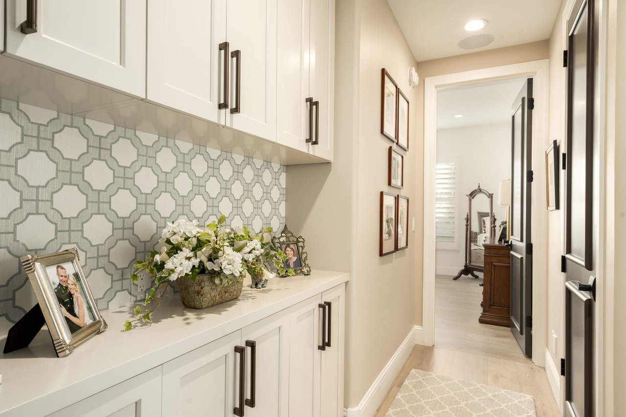 7115 E FOOTHILL Drive