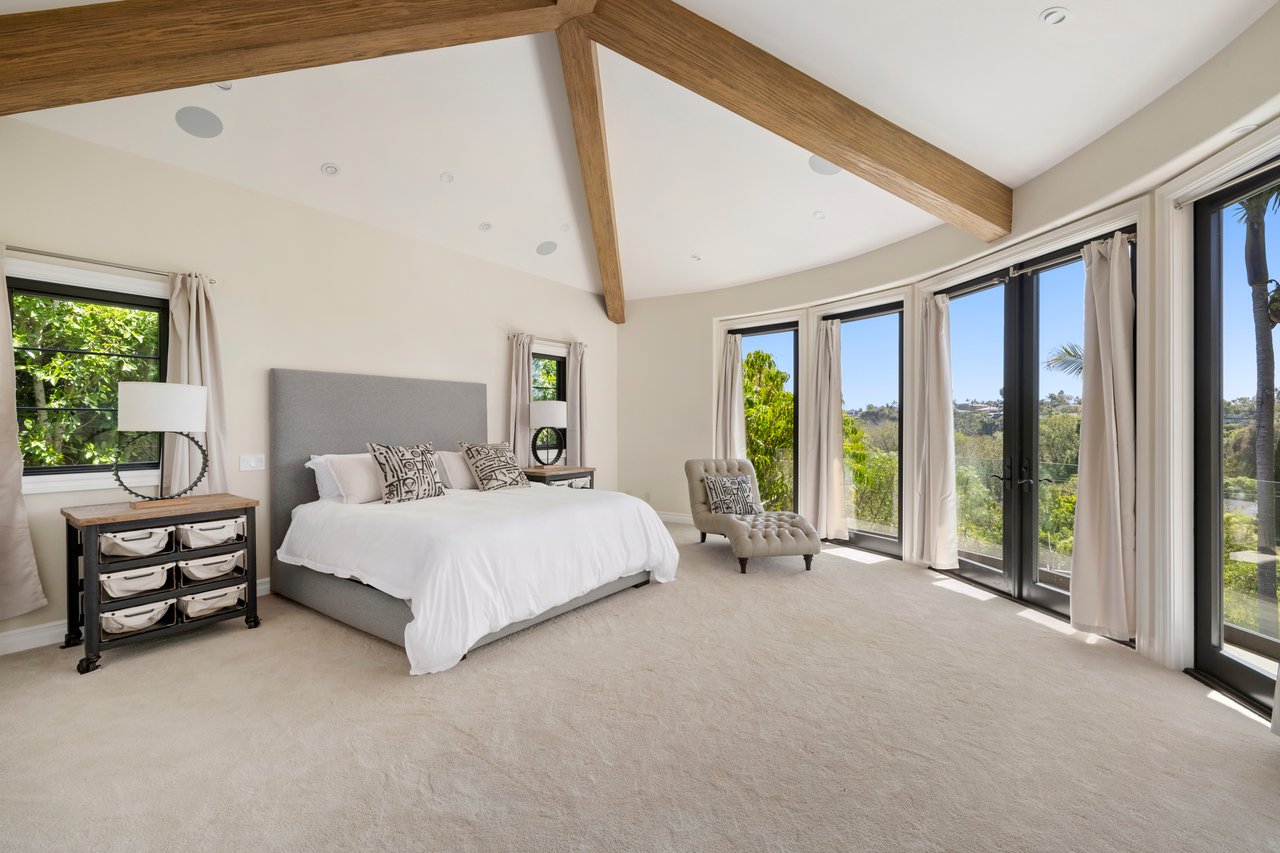 2325 Duxbury Cir