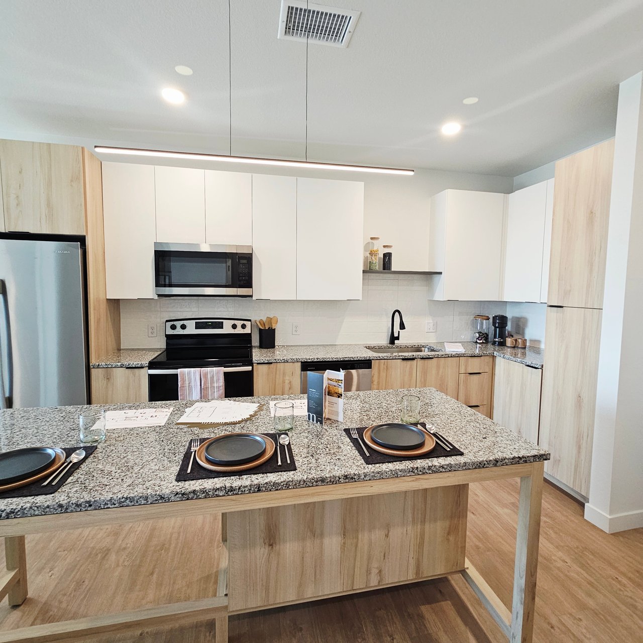 Brand New 1 Bed 1 Bath Apartment Longmont 