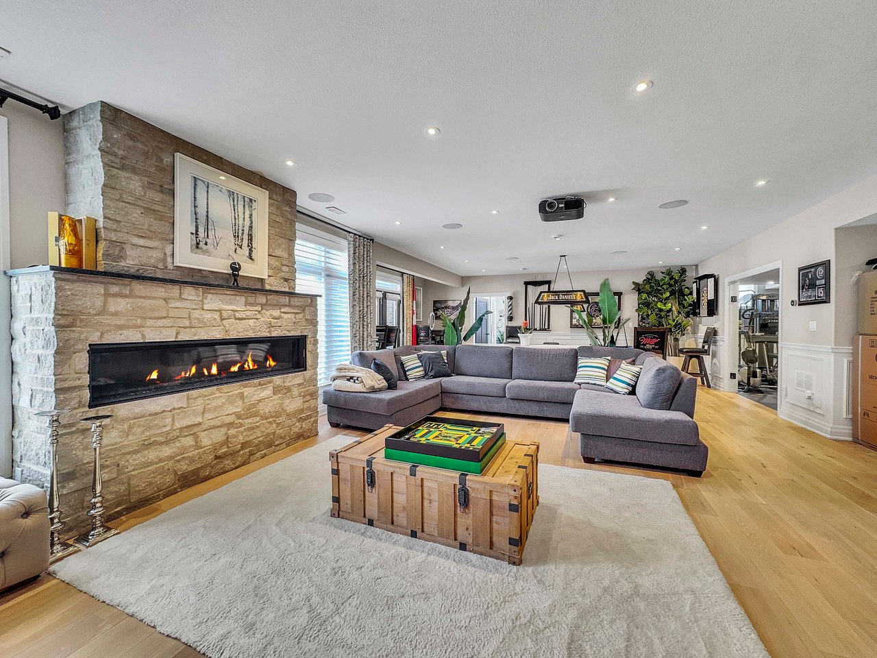 16 Westlake Blvd