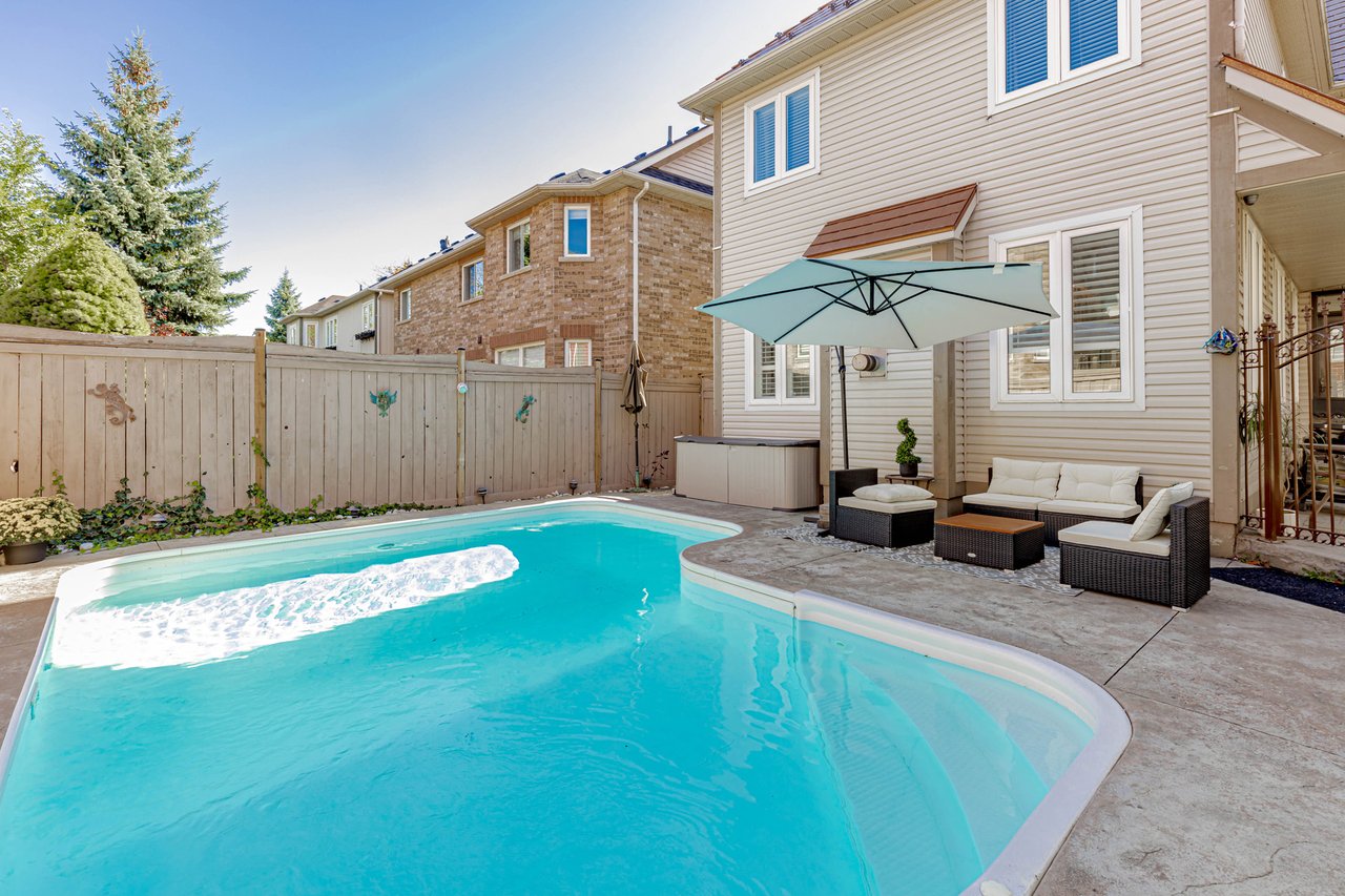 7108 Gablehurst Crescent