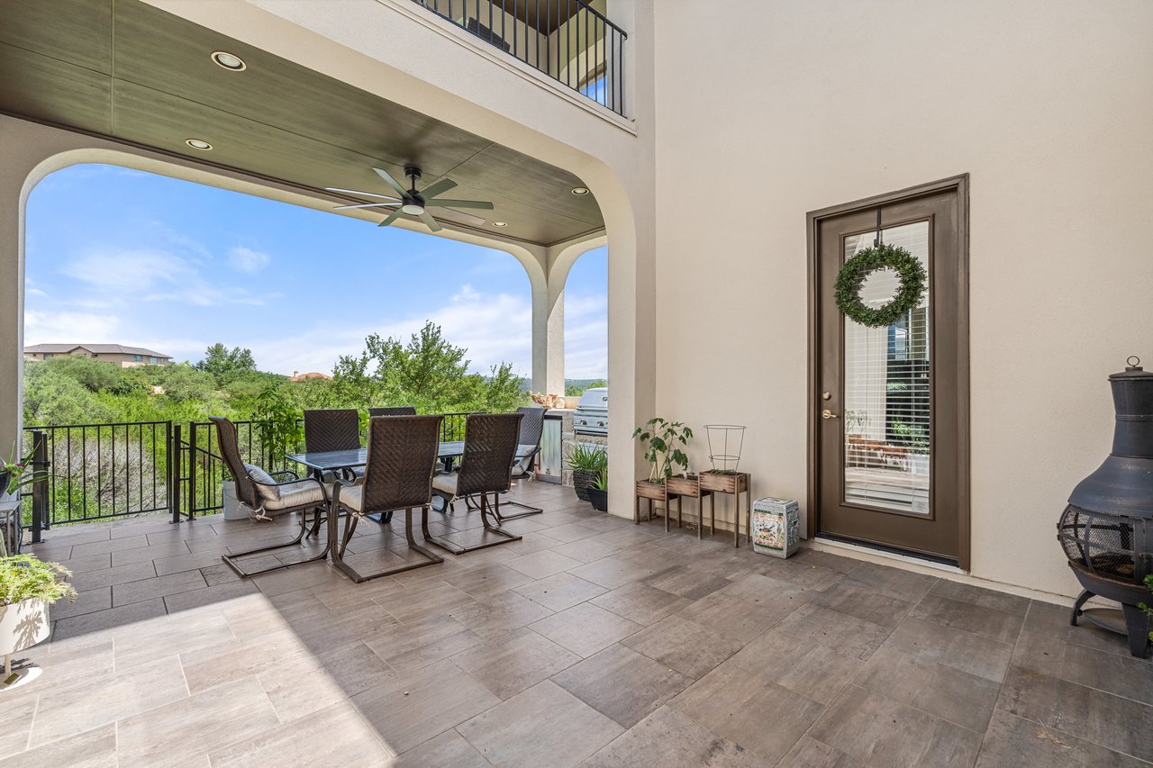 Modern Transitional Luxury Home in Gated Bluffs of Steiner Ranch | Lake Austin Access + Hill Country Views | $1.9MM