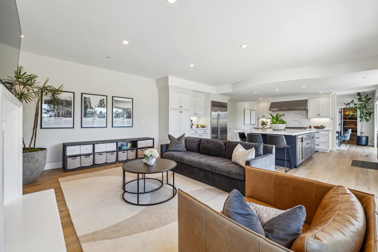 6 Live Oak Way