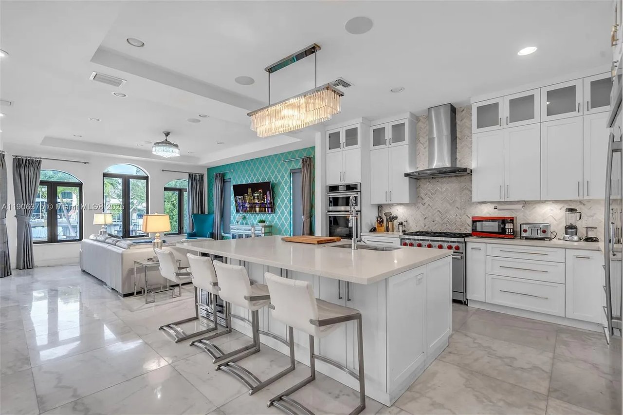 2085-keystone-blvd-north-miami-fl-home-sold-kitchen
