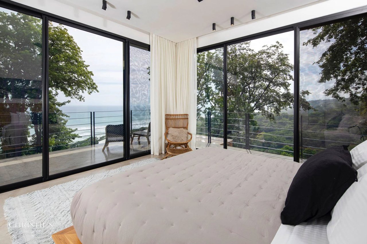 Coastal Estate with Two Villas and Dramatic Ocean Views